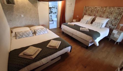 Family Room with Garden View