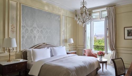 Heritage Suite, park view