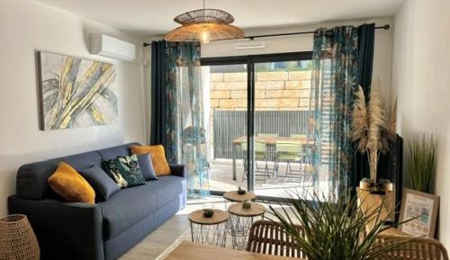 One-Bedroom Apartment with Terrace