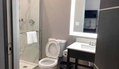 King Room - Disability Access - Non-Smoking