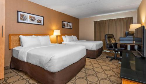 Queen Room with Two Queen Beds - Ground Floor