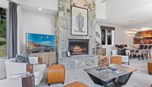 Four-Bedroom Apartment
