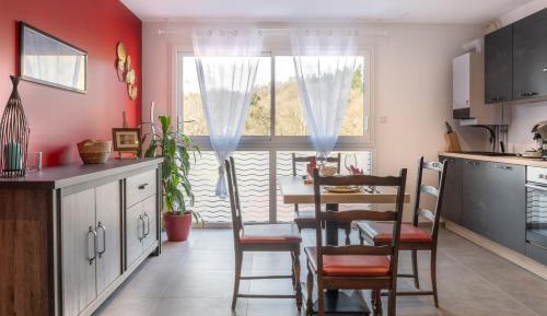 One-Bedroom Apartment with Garden View