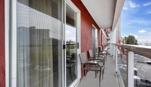 One-Bedroom Queen Suite with Two Queen Beds - Non-smoking