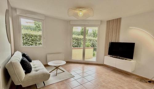 One-Bedroom Apartment with Terrace