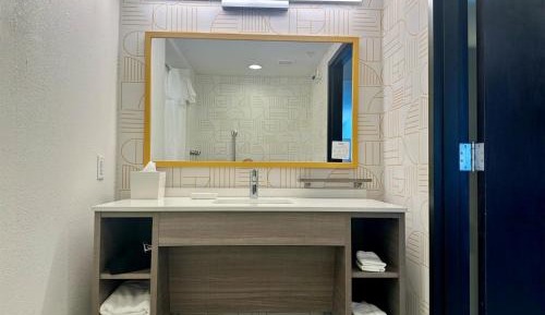 King Studio Suite - Non-Smoking