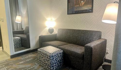 Queen Studio with Two Queen Beds - Non-Smoking