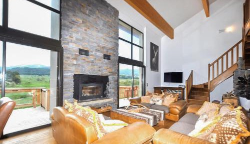 Five-Bedroom Holiday Home
