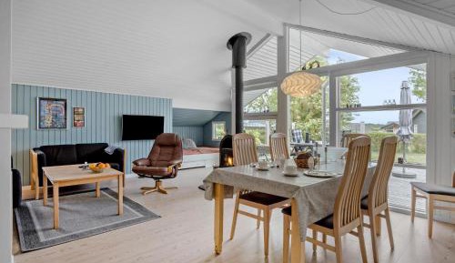 Three-Bedroom Vacation Home 