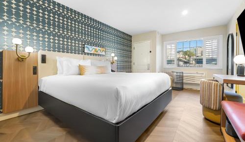 Deluxe Double Room with Extra Bed