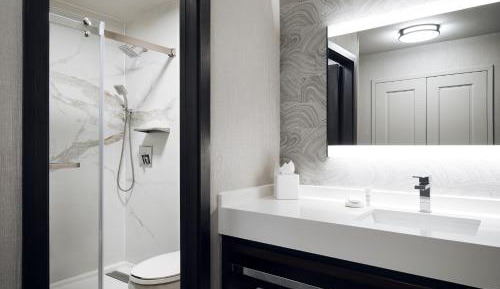 Guest Room with King Bed