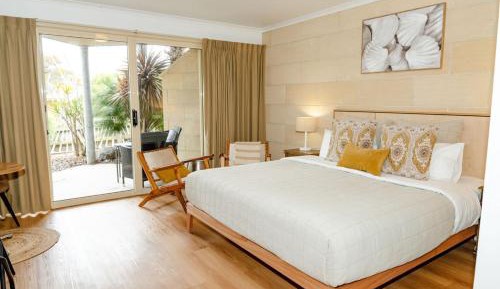 King Suite with Garden View