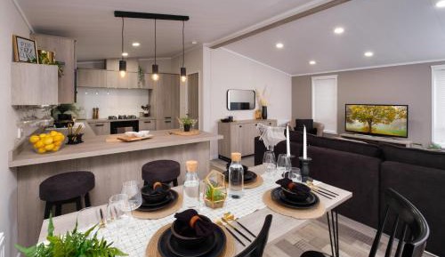 Friarland Autograph 2 Bed Hot Tub Lodge