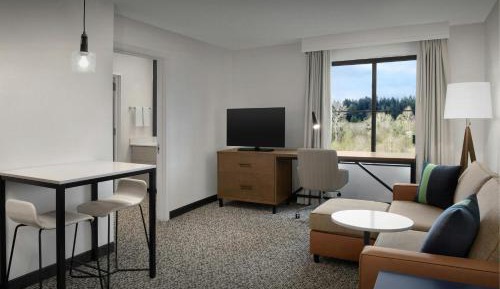 One-Bedroom King Suite with Nature Preserve View