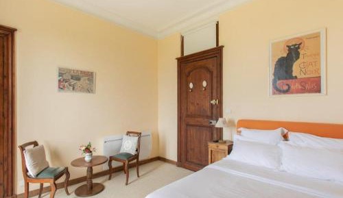 Deluxe Double Room with Castle View