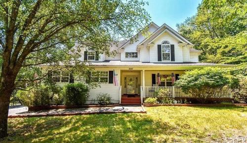 Villa with Garden View