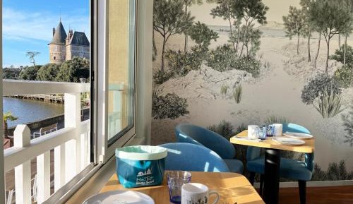 Standard Double Room with Harbor View