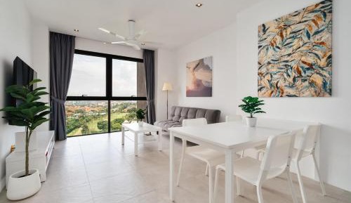 Three-Bedroom Apartment with Balcony