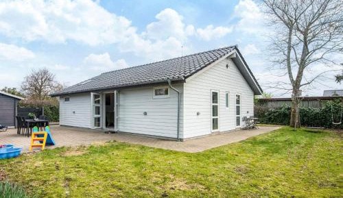Three-Bedroom Vacation Home 