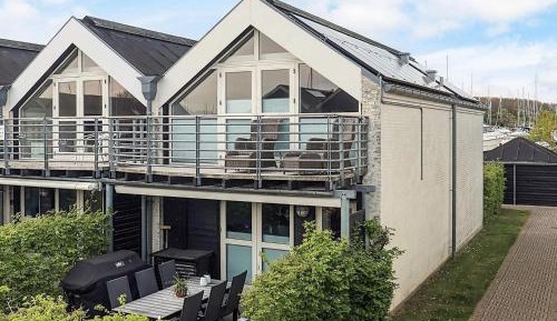 Three-Bedroom Vacation Home 