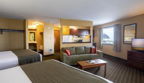 Two Queen Jacuzzi Partial View