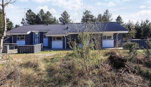 Three-Bedroom Vacation Home 