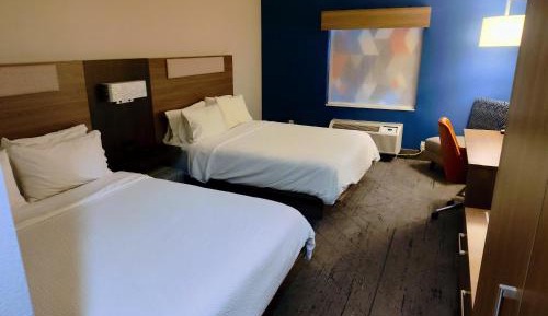 Standard Queen Room with Two Queen Beds