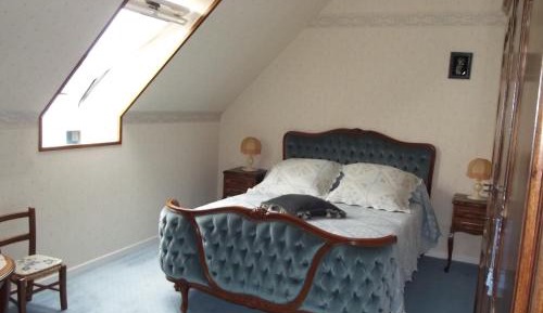 Standard Double Room with Shared Bathroom