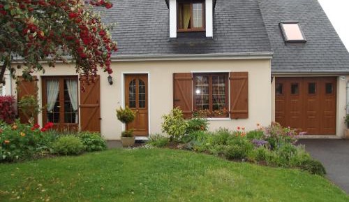 Twin Room with Shared Bathroom