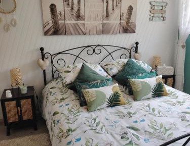 Deluxe Double Room (2 Adults + 1 Child)