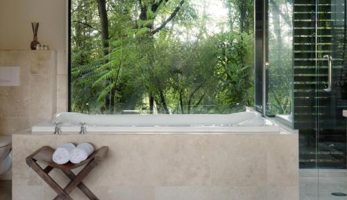 Ngahere Three-Bedroom Villa with Private Pool