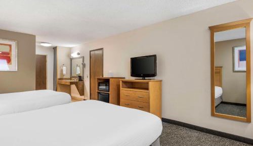 Queen Room with Two Queen Beds - Non-Smoking