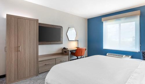 King Suite with Additional Living Area