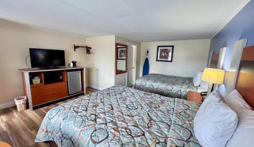 Queen Room with Two Queen Beds - Non-Smoking