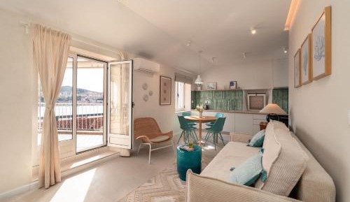 Deluxe Suite with Sea View
