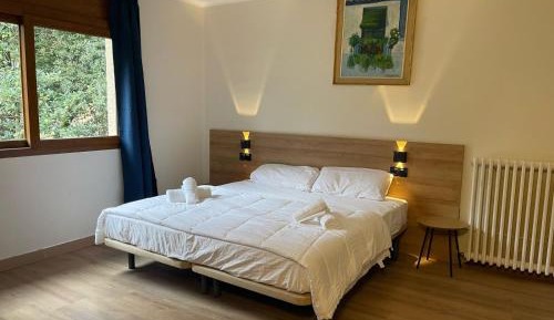 Quadruple Room with Shared Bathroom