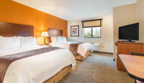 Standard Queen Room with Two Queen Beds