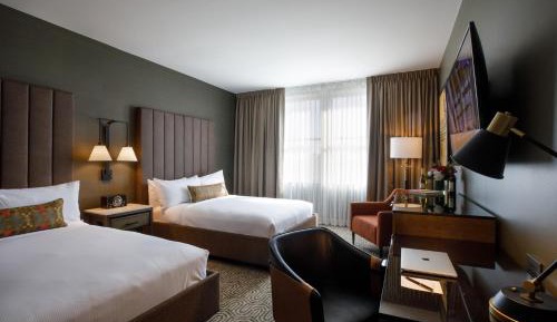 Deluxe Queen Room