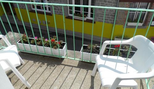 Twin Room with City View