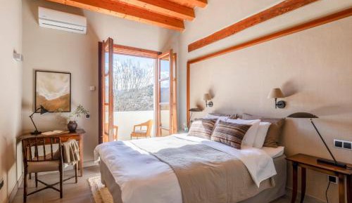 King Room with Mountain View