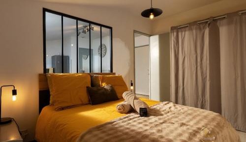 Studio Apartment with One Double Bed