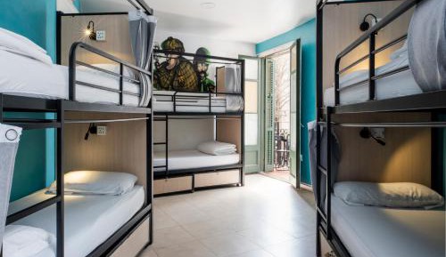 Bed in 8-Bed Mixed Dormitory Room Ensuite