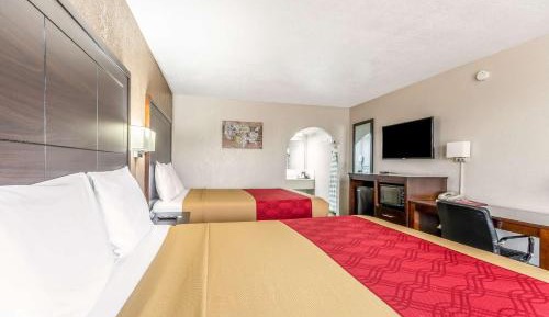 Queen Room with Two Queen Beds - Non-Smoking