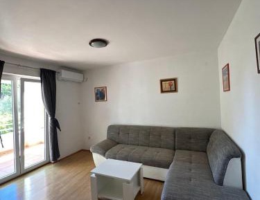 One-Bedroom Apartment with Terrace and Garden View