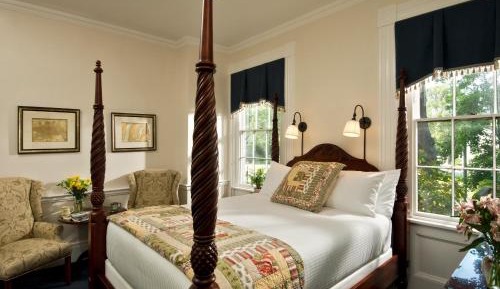 Luxury Queen Room