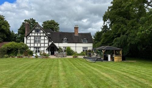 Deluxe Double Room (2 Adults)