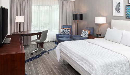 Classic King Room with Roll-in Shower - Mobility and Hearing Accessible