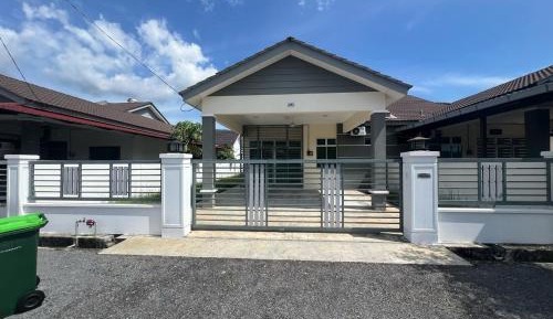Three-Bedroom Townhouse