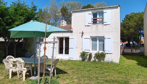 Holiday Home (6 Adults)
