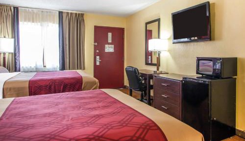 Queen Room with Two Queen Beds - Non-Smoking